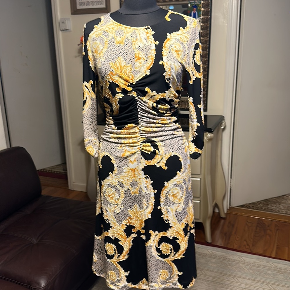 Beige by ice beautiful details STRETCHY dress size M Can fit Large is st…